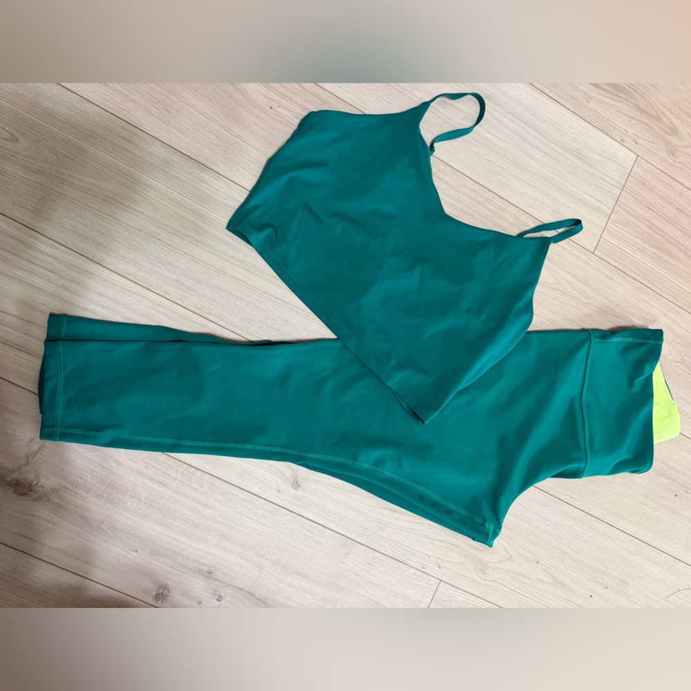 Athleta Alicia Keys Green Two-Piece Active Set - Crop Tank & High-Waist Leggings